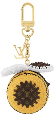 (Women) Louis Vuitton Gold Bee Canvas Keychain Charm for Women. M02585 Lookbook (Women) Louis Vuitton Gold Bee Canvas Keychain Charm for Women. M02585