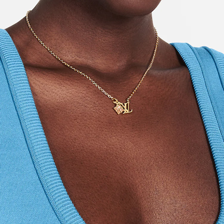 (Women) LOUIS VUITTON Gold Metal Letter Pendant Necklace for Women M00783 圖 4
