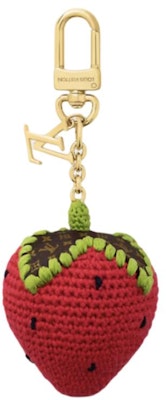 (Women) Louis Vuitton Gold Strawberry Shaped Canvas Keychain for Women M02583 Buy (Women) Louis Vuitton Gold Strawberry Shaped Canvas Keychain for Women M02583