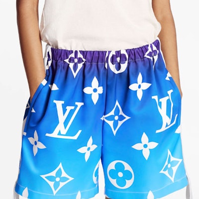 (W) 루이 비통 그래디언트 로고 릴랙스 핏 반바지 블루 캐주얼웨어. 1A8TI9 Details for (W) 루이 비통 그래디언트 로고 릴랙스 핏 반바지 블루 캐주얼웨어. 1A8TI9