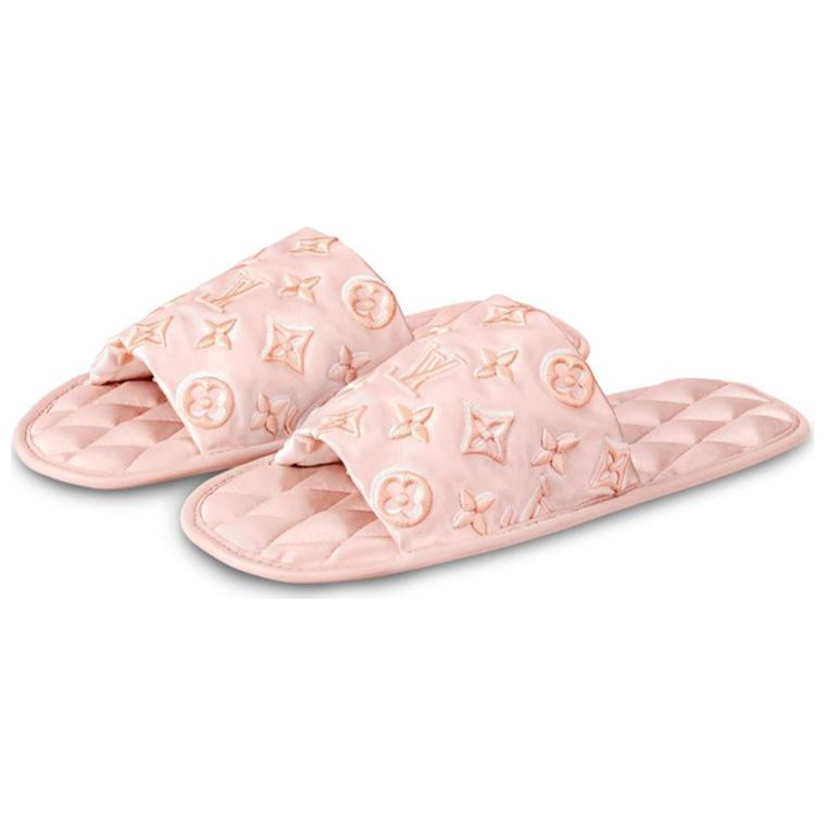 Lookbook (W) Pantuflas Louis Vuitton Homey Monogram 'Satin Rosa Claro Bordado'. 1A5SZD