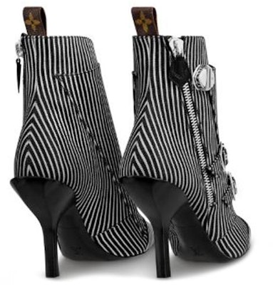 (W) But Louis Vuitton Janet Kanvas Boot 'Berkilat Hitam dan Putih' 1A57UM Lookbook (W) But Louis Vuitton Janet Kanvas Boot 'Berkilat Hitam dan Putih' 1A57UM