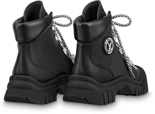 (W) Louis Vuitton LV Ruby Flat Ranger Boots 'Hitam' 1AAM5U Lookbook (W) Louis Vuitton LV Ruby Flat Ranger Boots 'Hitam' 1AAM5U