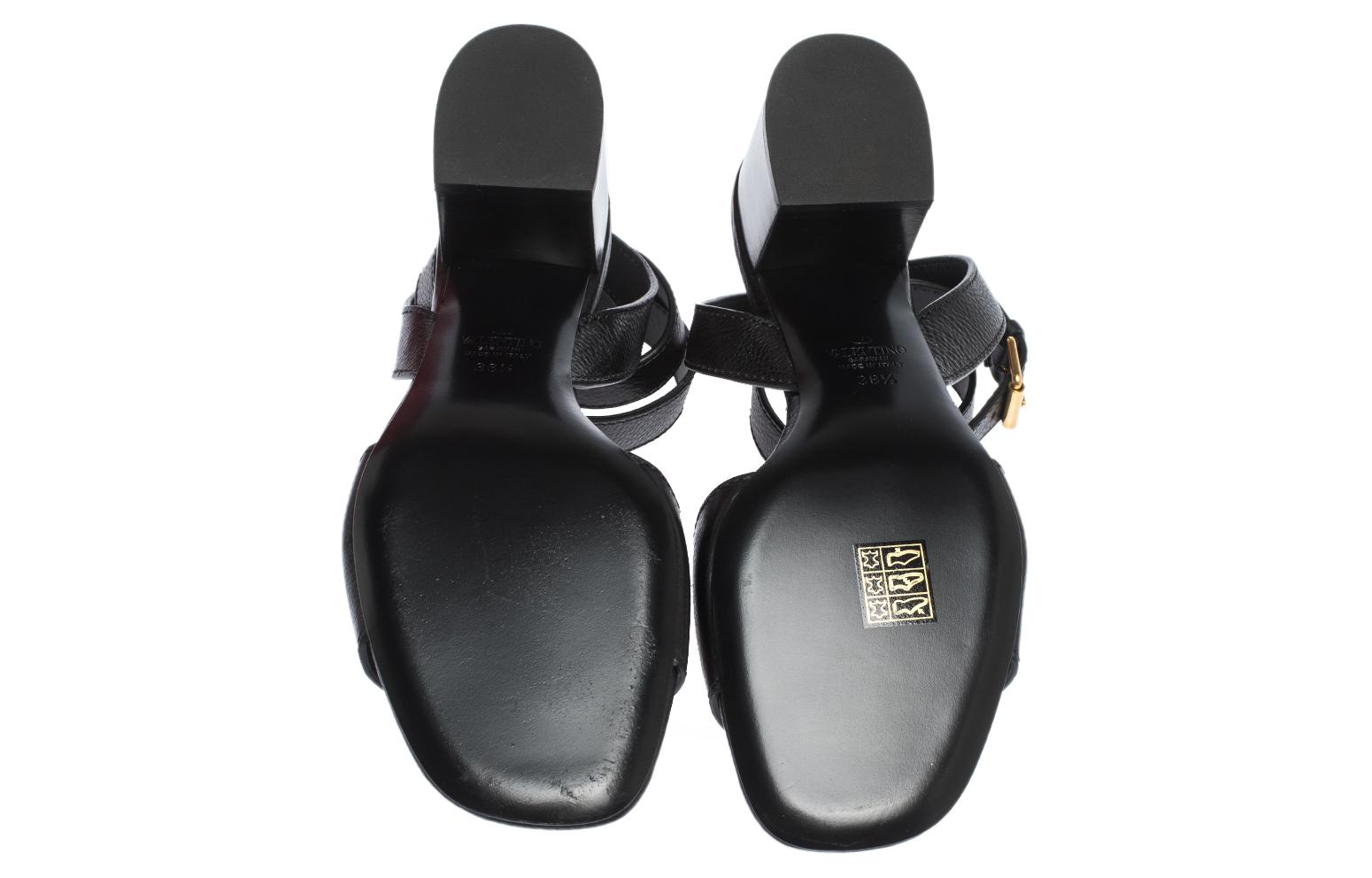 Details for (W) Louis Vuitton Lock It ''Schwarze Kalbsleder Chunky Heel Sandale'' 1A8FWP