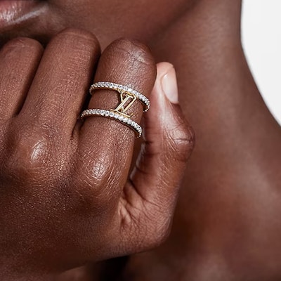 (W) Cincin Emas Louis Vuitton Wanita Gaya Huruf Logo dengan Kristal. M1463S Shop (W) Cincin Emas Louis Vuitton Wanita Gaya Huruf Logo dengan Kristal. M1463S