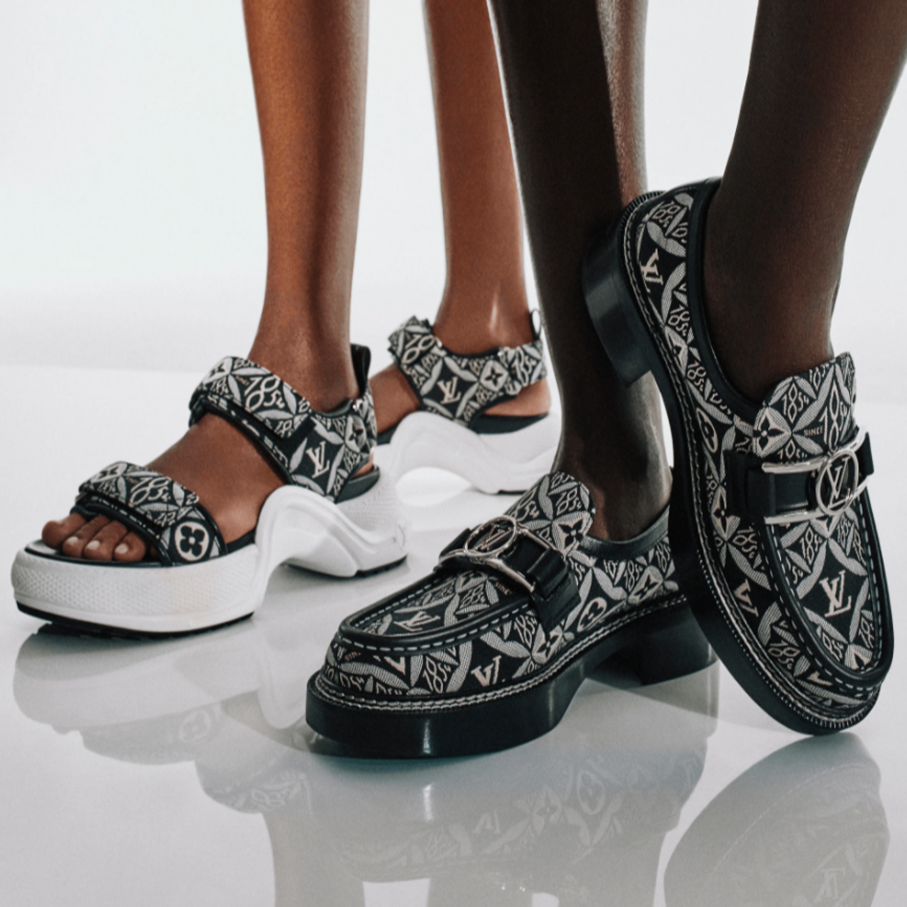 Details for (W) Louis Vuitton LV Academy Schuhe ''Schwarz mit Monogramm'' 1A8UV1