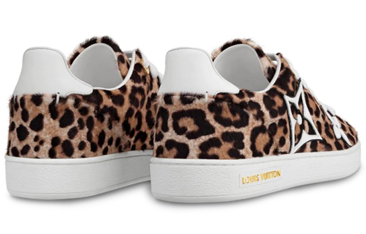 Shop (W) Louis Vuitton LV Sneaker Renda Depan Corak Leopard 1A5NQE