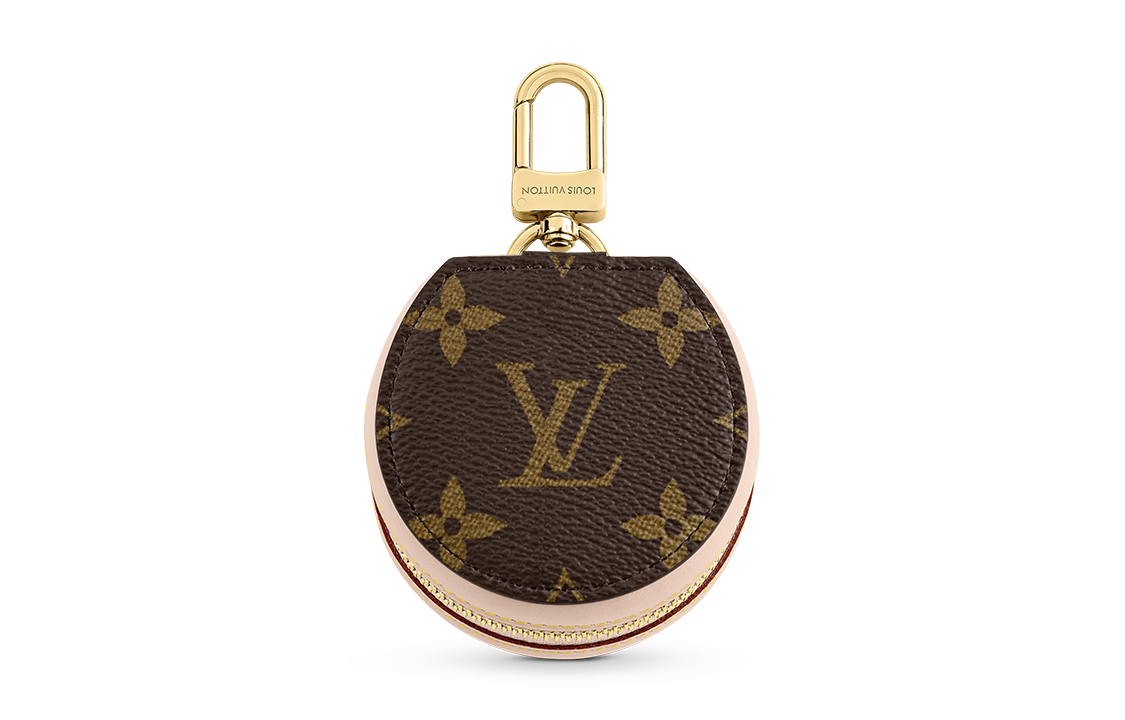 Lookbook (Women) LOUIS VUITTON Monogram AirPods Case Brown Accessory GI0495