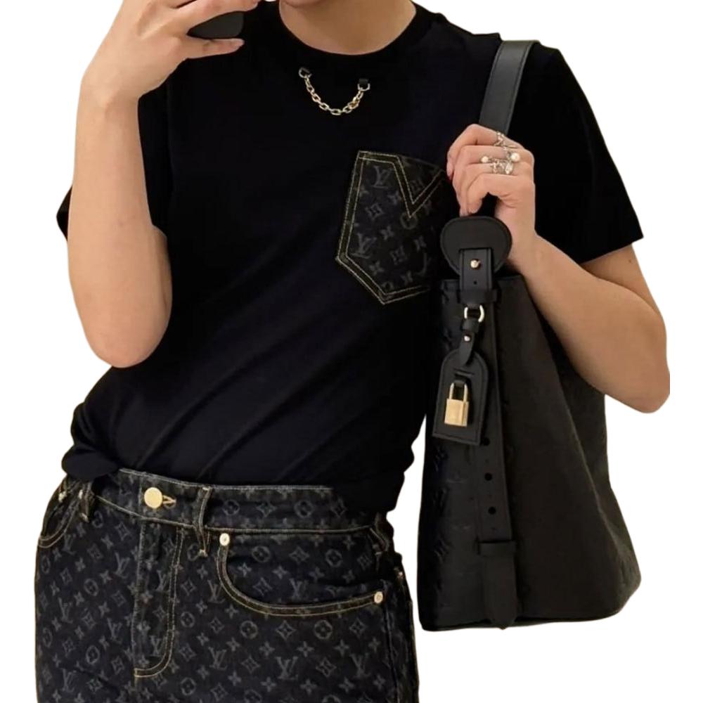 (Women) LOUIS VUITTON Monogram Solid Denim Pocket Chain Tee Black T-Shirt 1AGT06 圖 6