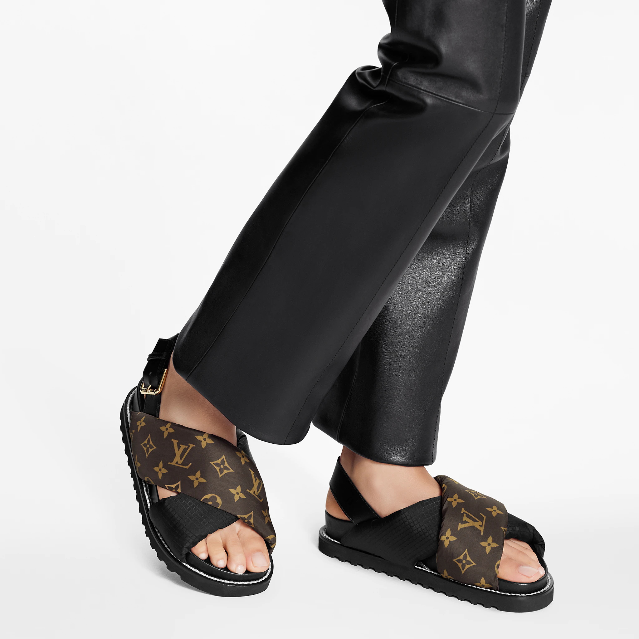 Purchase (W) Sandal Kenyamanan Louis Vuitton Paseo 'Logo Hitam' 1A8SU4