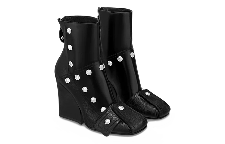 Lookbook (W) Louis Vuitton Patti Wedge But Kasut Tumit Buku Lali 'Studded Black' 1A9CGI