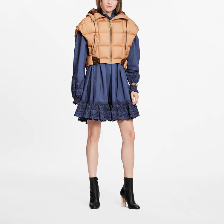 Lookbook (W) LOUIS VUITTON 枕頭款無袖羽絨背心 米色 1A91KO