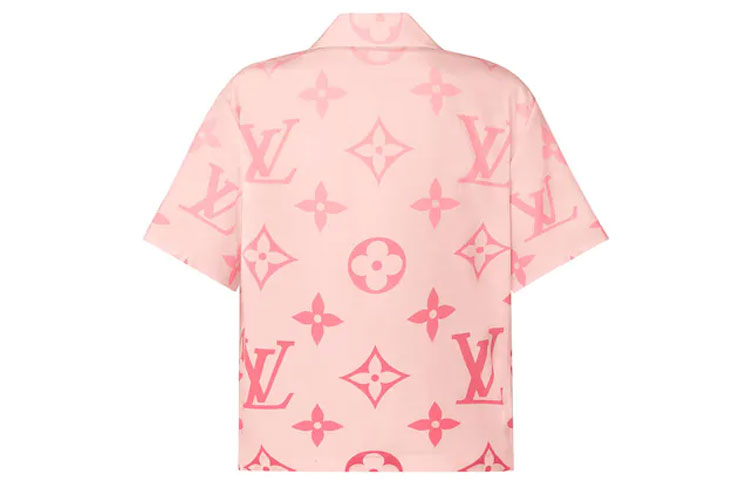 Lookbook (Women) LOUIS VUITTON Pink Logo Print Cuban Collar Short Sleeve Shirt Women. 1A8RLM