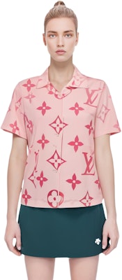 (Women) LOUIS VUITTON Pink Logo Print Cuban Collar Short Sleeve Shirt Women. 1A8RLM Sizing (Women) LOUIS VUITTON Pink Logo Print Cuban Collar Short Sleeve Shirt Women. 1A8RLM