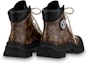 Shop (W) Louis Vuitton Ruby Flat Ranger Boots 'Pola Coklat Monogram dengan Hitam' 1AALYG