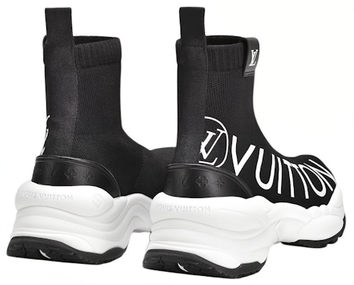 (W) Louis Vuitton Run 55 Tinggi 'Hitam' 1A9H6N Lookbook (W) Louis Vuitton Run 55 Tinggi 'Hitam' 1A9H6N