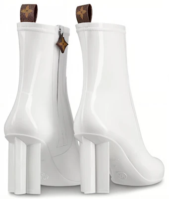 (W) Bottines Louis Vuitton Silhouette ''Caoutchouc Brillant Blanc'' 1A66WC Lookbook (W) Bottines Louis Vuitton Silhouette ''Caoutchouc Brillant Blanc'' 1A66WC