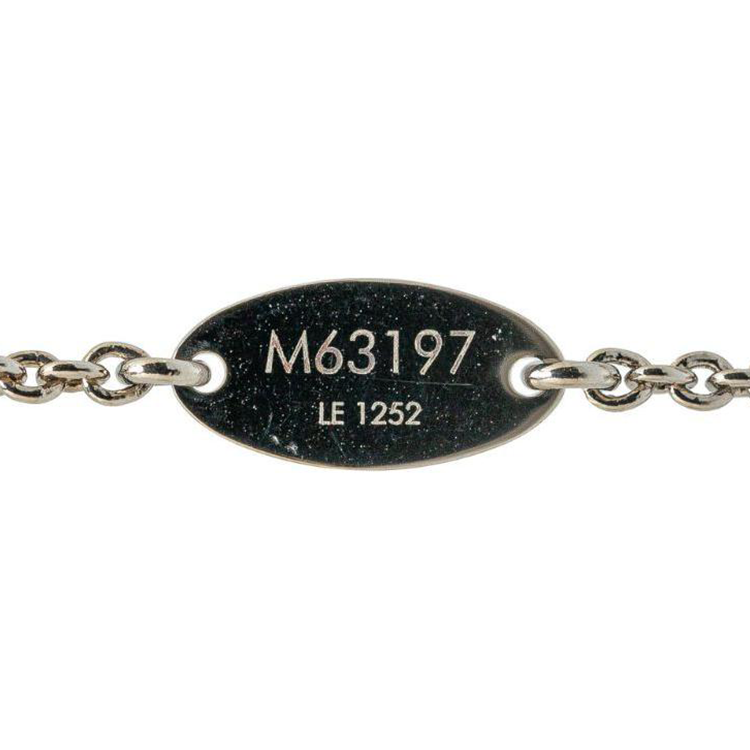 Lookbook (Women) LOUIS VUITTON Silver Essential V Brass Necklace Silver M63197