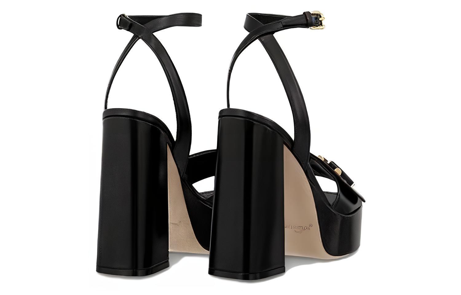 Lookbook (W) Sandal Slide Louis Vuitton 'Hitam Fashion' 1ABVRK