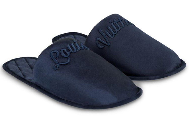 Shop (W) Louis Vuitton Chausson ''Velours Satin Bleu Profond'' 1A4MC5
