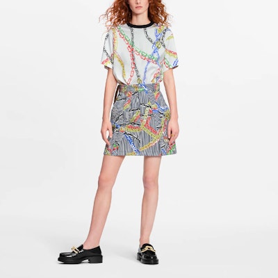 (W) Louis Vuitton SS21 Baju Wanita Putih Cetak Rantai Oversaiz 1A92NG Lookbook (W) Louis Vuitton SS21 Baju Wanita Putih Cetak Rantai Oversaiz 1A92NG