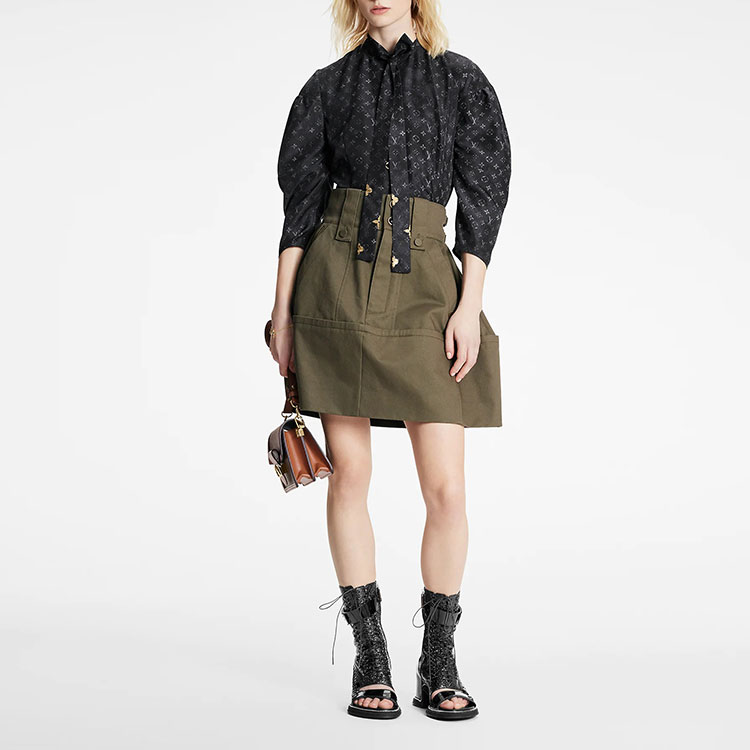 (Women) LOUIS VUITTON SS22 Allover Print Cinched Lantern Sleeve Shirt Women Black 1A9XJD 圖 3