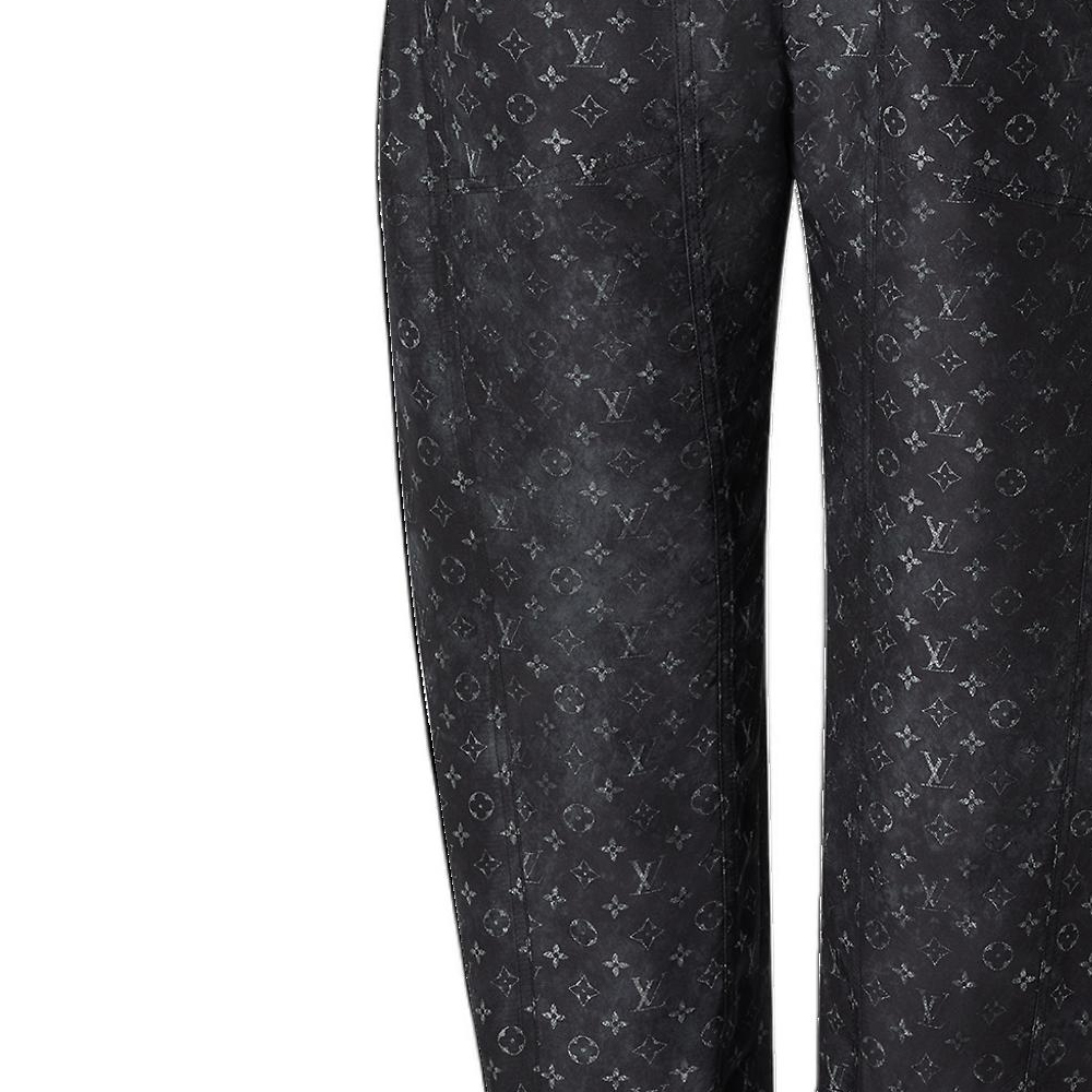 Lookbook (W) LOUIS VUITTON SS22 Pantalones Negros Cropped de Cintura Alta Monogram Cloud. 1AA240