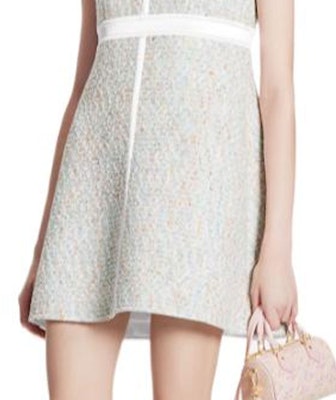 (W) 루이비통 SS22 실버 트위드 패치워크 슬리브리스 캐주얼 원피스 여성. 1AA9YB Sizing (W) 루이비통 SS22 실버 트위드 패치워크 슬리브리스 캐주얼 원피스 여성. 1AA9YB