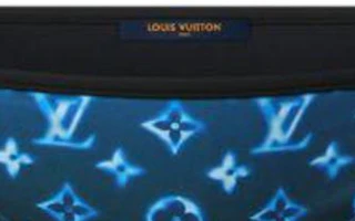 Sizing (W) LOUIS VUITTON SS23 Bikini Bawah Biru Low-Rise dengan Cetakan Logo. 1AAX7X