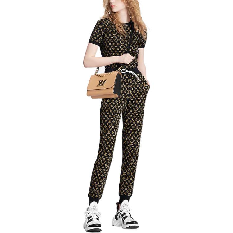 (Women) LOUIS VUITTON SS23  Slim-Fit Knitted Logo Crewneck Sweater Black 1AAG8Y 圖 4