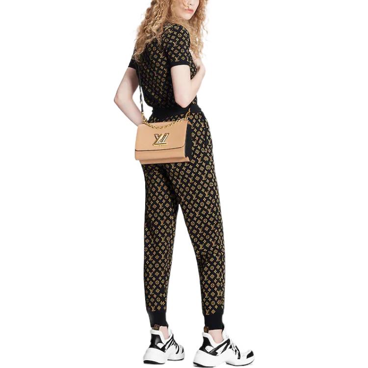 (Women) LOUIS VUITTON SS23  Slim-Fit Knitted Logo Crewneck Sweater Black 1AAG8Y 圖 5