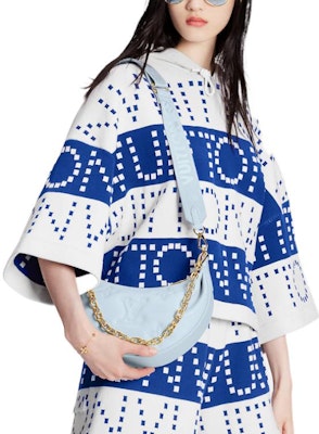 (W) 路易威登SS23蓝色条纹标志蝙蝠袖连帽T恤女款。 1AAWRM Purchase (W) 路易威登SS23蓝色条纹标志蝙蝠袖连帽T恤女款。 1AAWRM