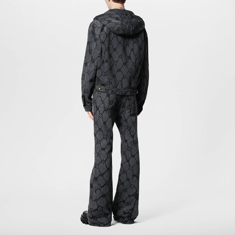 Details for (Women) LOUIS VUITTON SS24  Black Logo Buttoned Flare Denim Jeans. 1AFQF3