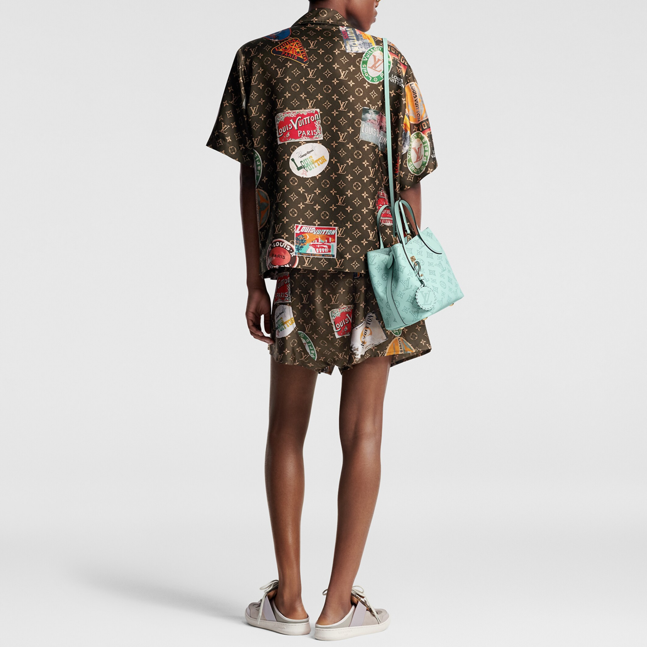 Shop (W) Camiseta Marrón de Manga Corta con Logo LOUIS VUITTON SS24. 1AFL76