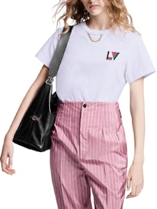 (W) LOUIS VUITTON SS24 Kaos Crewneck Logo Bordir Putih 1AFOXV Purchase (W) LOUIS VUITTON SS24 Kaos Crewneck Logo Bordir Putih 1AFOXV