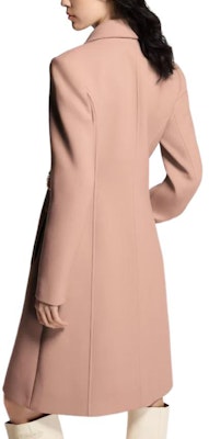 (W) LOUIS VUITTON SS25 粉色修身長袖大衣配領口及鈕扣綁帶 女款 1AHZLY Details for (W) LOUIS VUITTON SS25 粉色修身長袖大衣配領口及鈕扣綁帶 女款 1AHZLY