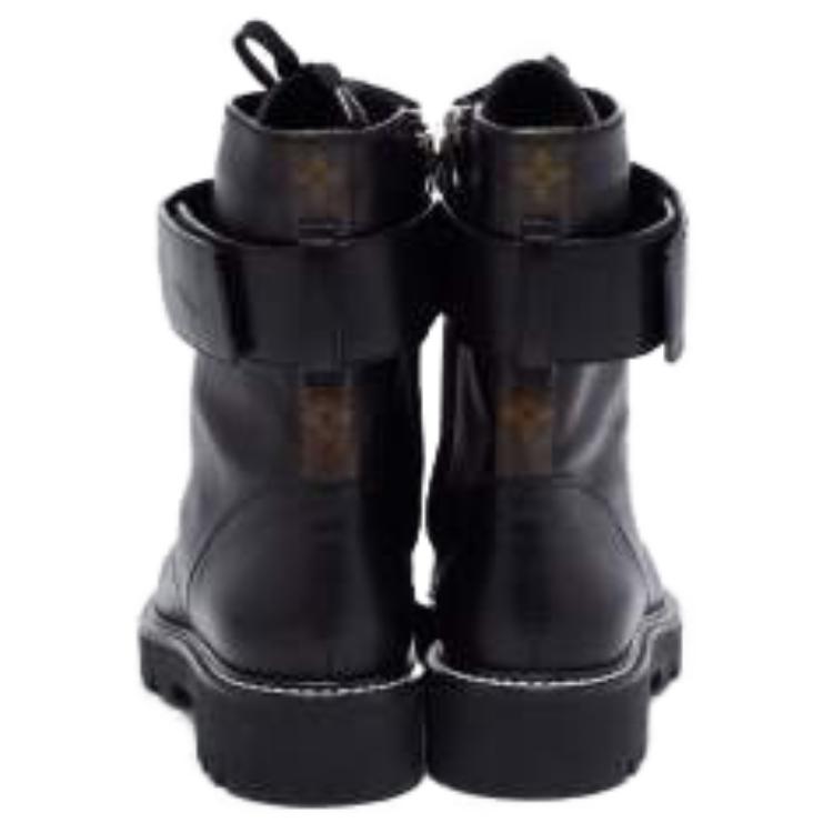 Details for (W) 路易威登黑色银标平底游骑兵靴 1AAE3W