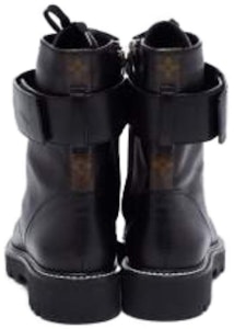 (W) Louis Vuitton Territory Flat Ranger Boots 'Hitam dengan Logo Perak' 1AAE3W Details for (W) Louis Vuitton Territory Flat Ranger Boots 'Hitam dengan Logo Perak' 1AAE3W