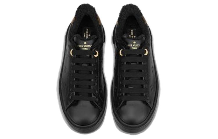 Shop (W) Louis Vuitton Time Out Sneakers 'Monogram Hitam dengan Shearling' 1AAE04