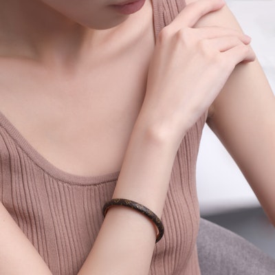 (W) Pulsera de Oro Louis Vuitton Vivienne de Piel de Ternera. M6773 Purchase (W) Pulsera de Oro Louis Vuitton Vivienne de Piel de Ternera. M6773