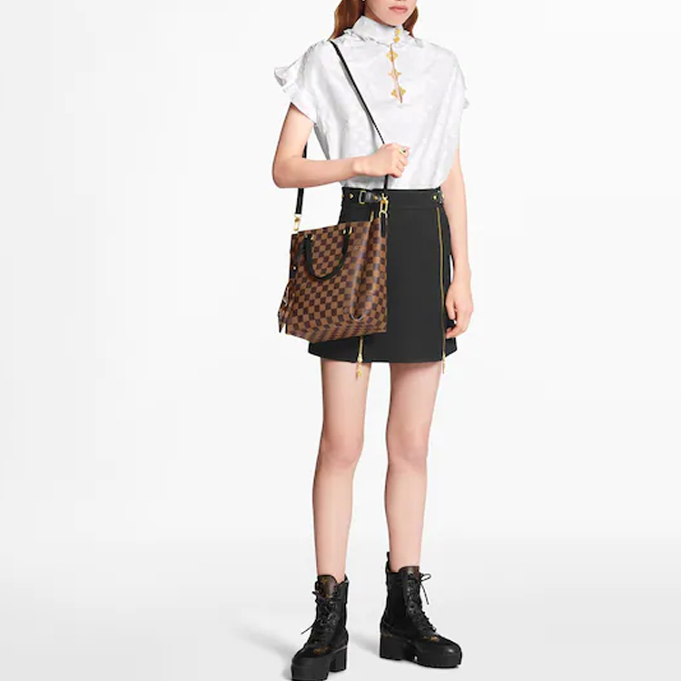 Shop (Women) LOUIS VUITTON White Sleeveless Shirt with Solid Logo Print Design. 1A5M07