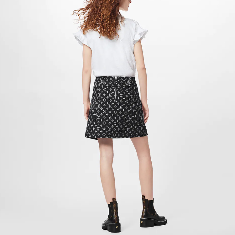 Purchase (Women) LOUIS VUITTON White Sleeveless Shirt with Solid Logo Print Design. 1A5M07