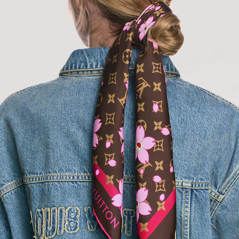(Women) LOUIS VUITTON Takashi Murakami Monogram Brown Silk Scarf for Women. M96102 圖 4