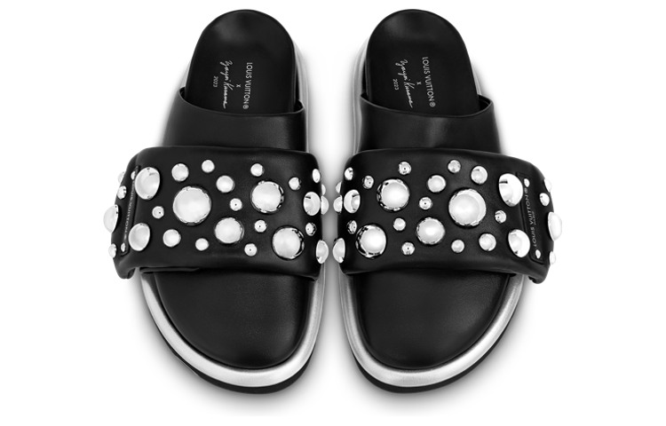 Lookbook (W) Louis Vuitton Yayoi Kusama x Pillow Leather Slip-On Hitam 'Selipar Fesyen' 1AB9KM