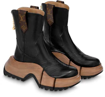 Lookbook (W) Louis Vuitton Zoom Boot 'Sepatu Platform Kulit Hitam Bergaya Zip' 1ABGRT