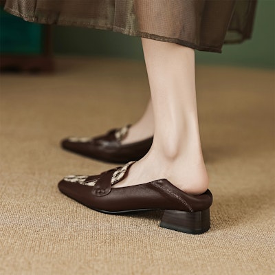 (W) Luiza Barcelos 'Sepatu Chunky Heel Houndstooth Coklat' B901640 Order (W) Luiza Barcelos 'Sepatu Chunky Heel Houndstooth Coklat' B901640