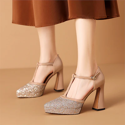(W) Luiza Barcelos 'Sepatu Hak Chunky Pink dengan Kepala Runcing dan Gesper' X9SK0405 Order (W) Luiza Barcelos 'Sepatu Hak Chunky Pink dengan Kepala Runcing dan Gesper' X9SK0405