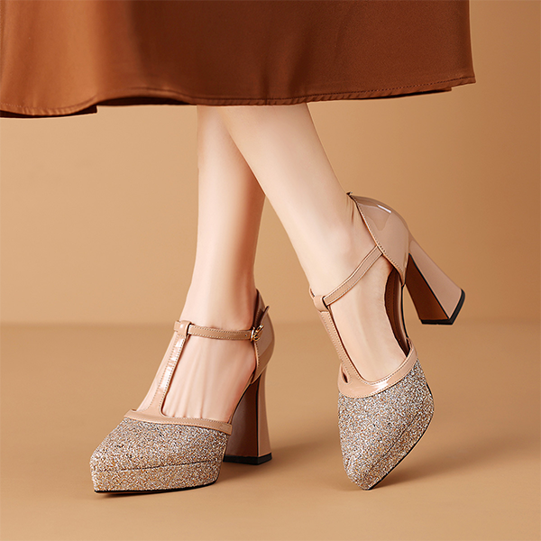 (W) Luiza Barcelos 'Pink Pointed Toe Buckle Chunky Heel' 圖 3