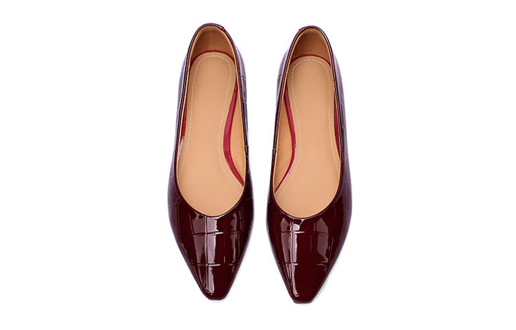 Shop (W) Luiza Barcelos 尖头漆皮平底鞋 X900863