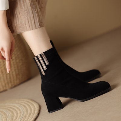 (W) Luiza Barcelos Sepatu Bot Tumit Hitam Kain X902051 Details for (W) Luiza Barcelos Sepatu Bot Tumit Hitam Kain X902051